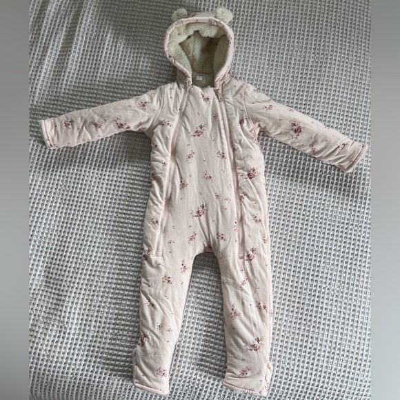GAP Other - Baby Gap Hooded Sherpa Zip-up One Piece, 18-24 mo., light pink floral